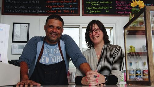 Oscar Muñiz and Teresa Rodríguez are the owners of Sabores Take Out Boutique Café. Johanes Roselló/MundoHispanico