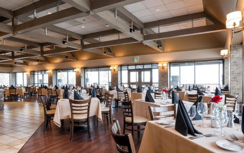 Sidney's Restaurant overlooks Lake Sidney Lanier and has plenty of large windows to accentuate the view.