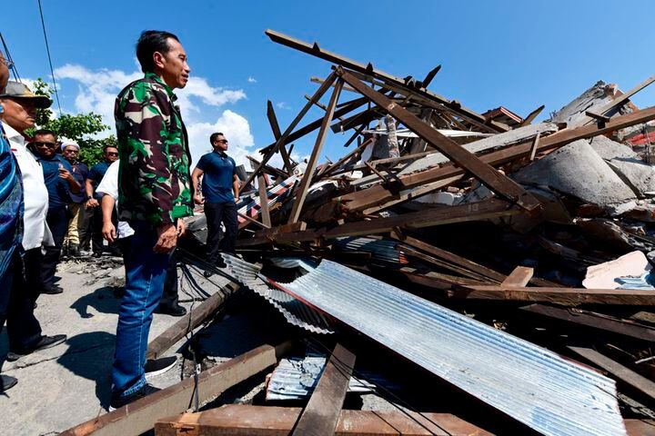 Photos: Destruction in Indonesia in aftermath of earthquake and tsunami