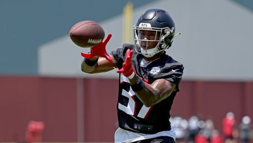 Dee Alford, who signed a futures contract Jan. 10, made the Falcons' roster and is slated to start at nickel back in the season opener Sunday against the Saints. (Jason Getz / Jason.Getz@ajc.com)
