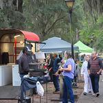 The weekly Forsyth Farmers Market draws a crowd of healthy food shoppers. (Photo courtesy of Forsyth Farmers Market)