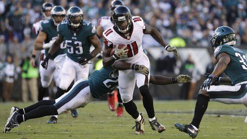 Falcons’ Julio Jones runs with the ball during the second half of an NFL game against the Eagles, Sunday, Nov. 13, 2016, in Philadelphia. (AP Photo/Matt Rourke)