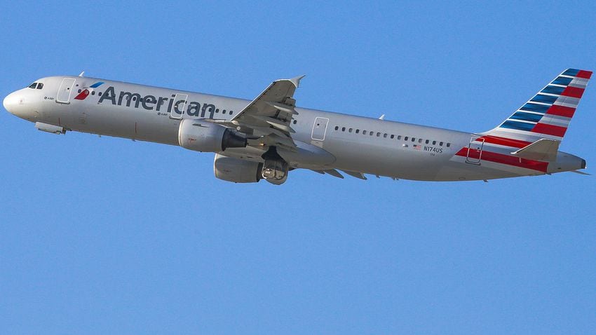 Stun gun disguised as cellphone found on American Airlines flight