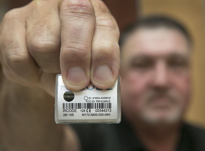  An electronic tracking device used to monitor mobile medical equipment. A $543 million contract to help the VA track its medical equipment through GPS tagging is in danger of failure.