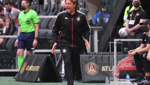 May 29, 2021 Atlanta - Atlanta United head coach Gabriel Heinze shouts instructions during the second half in a MLS soccer match at Mercedes-Benz Stadium in Atlanta on Saturday, May 29, 2021. The game ended with 2-2. (Hyosub Shin / Hyosub.Shin@ajc.com)