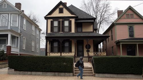 The boyhood home (center) of the Rev. Martin Luther King Jr. in Atlanta is currently closed for renovations but there’s still lots to see in this neighborhood. (JESSICA MCGOWAN / 2009 AJC file photo)