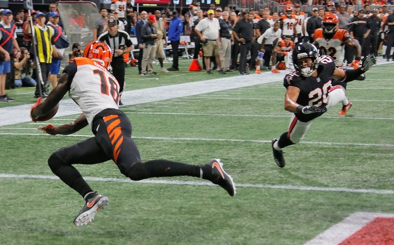 Photos: Falcons fall to Bengals in final seconds