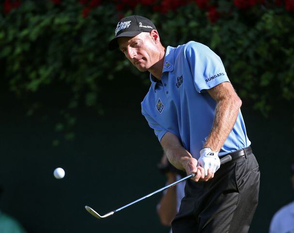 Furyk finishes with second-round lead