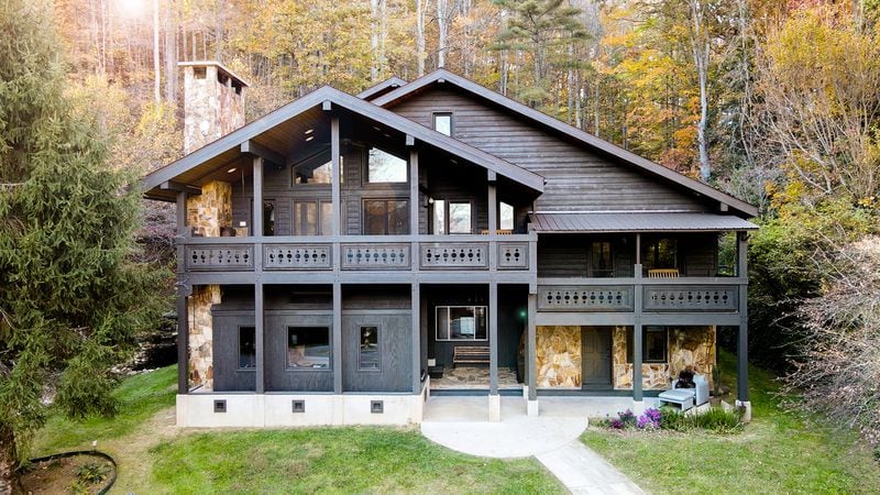 The Chalet Lodge at Outland Great Smoky Mountains features seven bedrooms, all with en suite bathrooms. Courtesy of Jackson County Tourism Development Authority