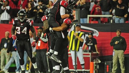 Falcons have played in all-one-color uniforms before.