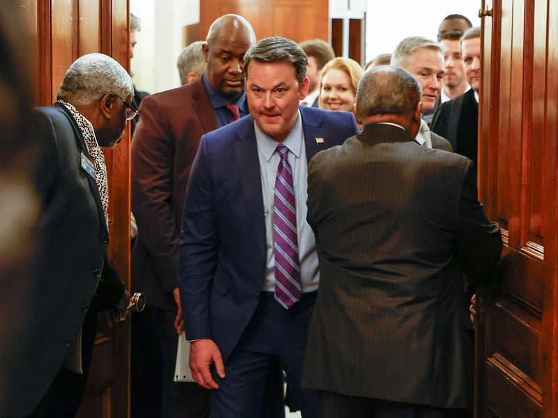 Lt. Gov. Burt Jones leads members of the Senate into House chambers before the annual state of the judiciary address on Wednesday, Feb. 7, 2024. (Natrice Miller/natrice.miller@ajc.com)