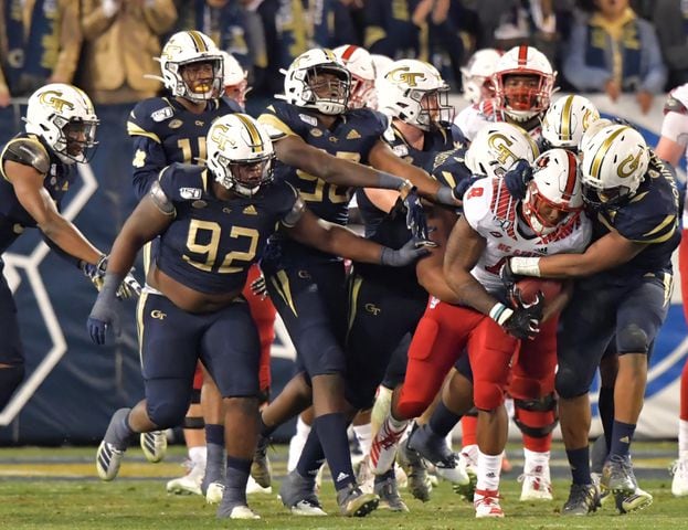 Photos: Jackets host Wolfpack in Thursday night game