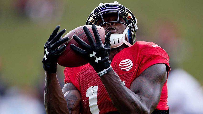 Photos: First live action for Julio as training camp continues