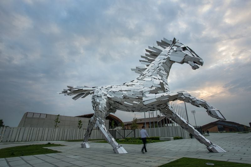 This large statue of a horse is another work by Hungarian artist Gabor Miklos Szoke.