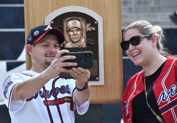 Photos: Braves honor Hall of Famer Chipper Jones