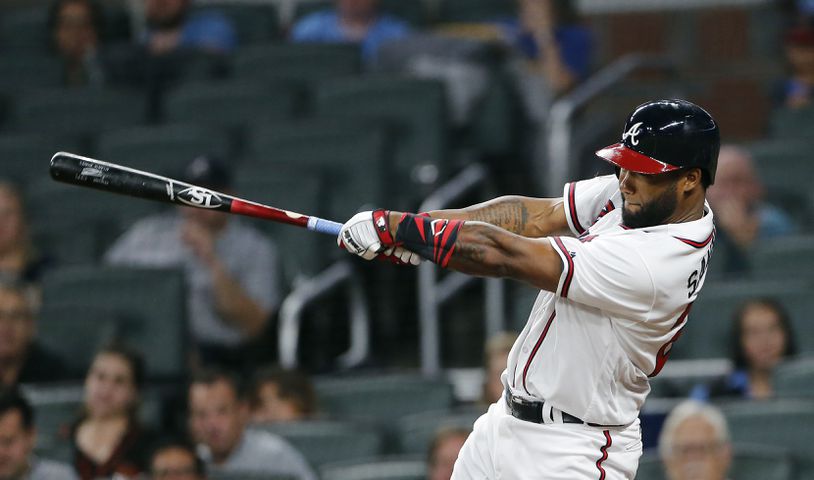 Photos: Braves blow out Giants in series opener