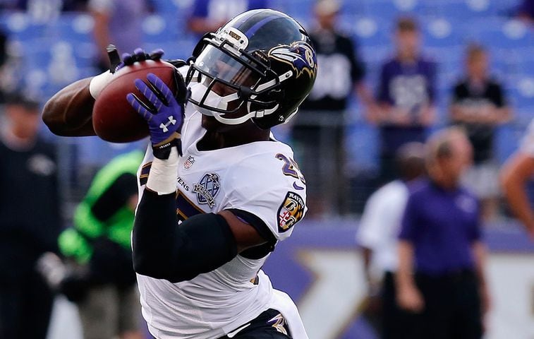 Tray Walker, football player