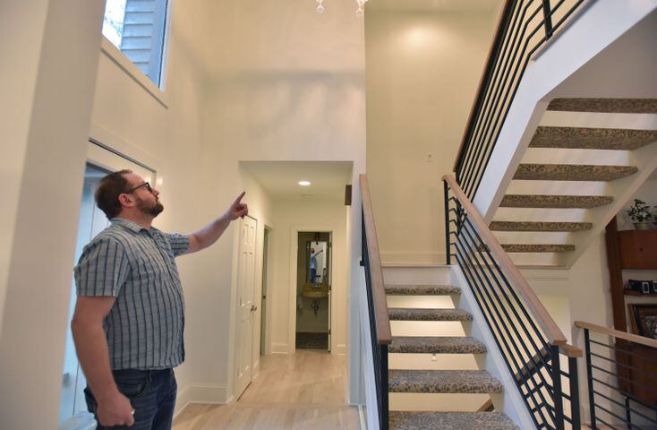 Atlanta-based Home Depot banking on older home renovations
