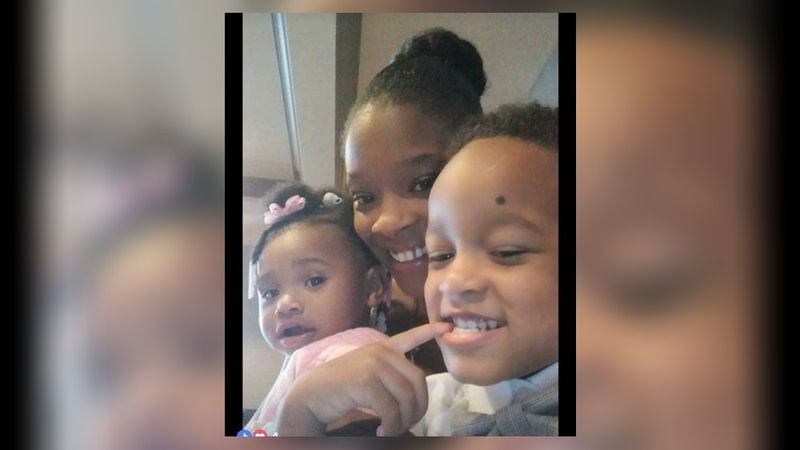 Laquilla Vaughn, pictured with her children Elyse, 3, (left) and Breland, 6,  was shot in the jaw at an apartment complex last month. (Photo: Laquilla Vaughn)