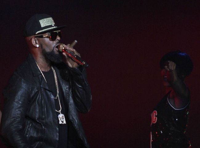 R. Kelly brings 'Buffet' tour to Philips
