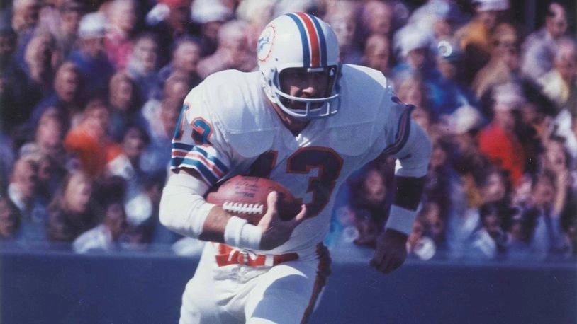 Jake Scott, one of the all-time great football players for the Georgia Bulldogs, and the Miami Dolphins, died Thursday, Nov. 19, 2020 in Atlanta.