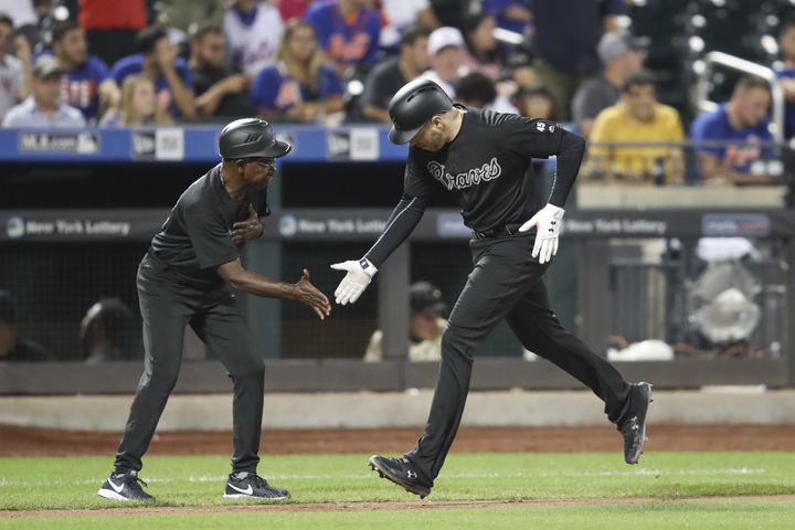 Photos: Braves have back-to-back wins in black uniforms