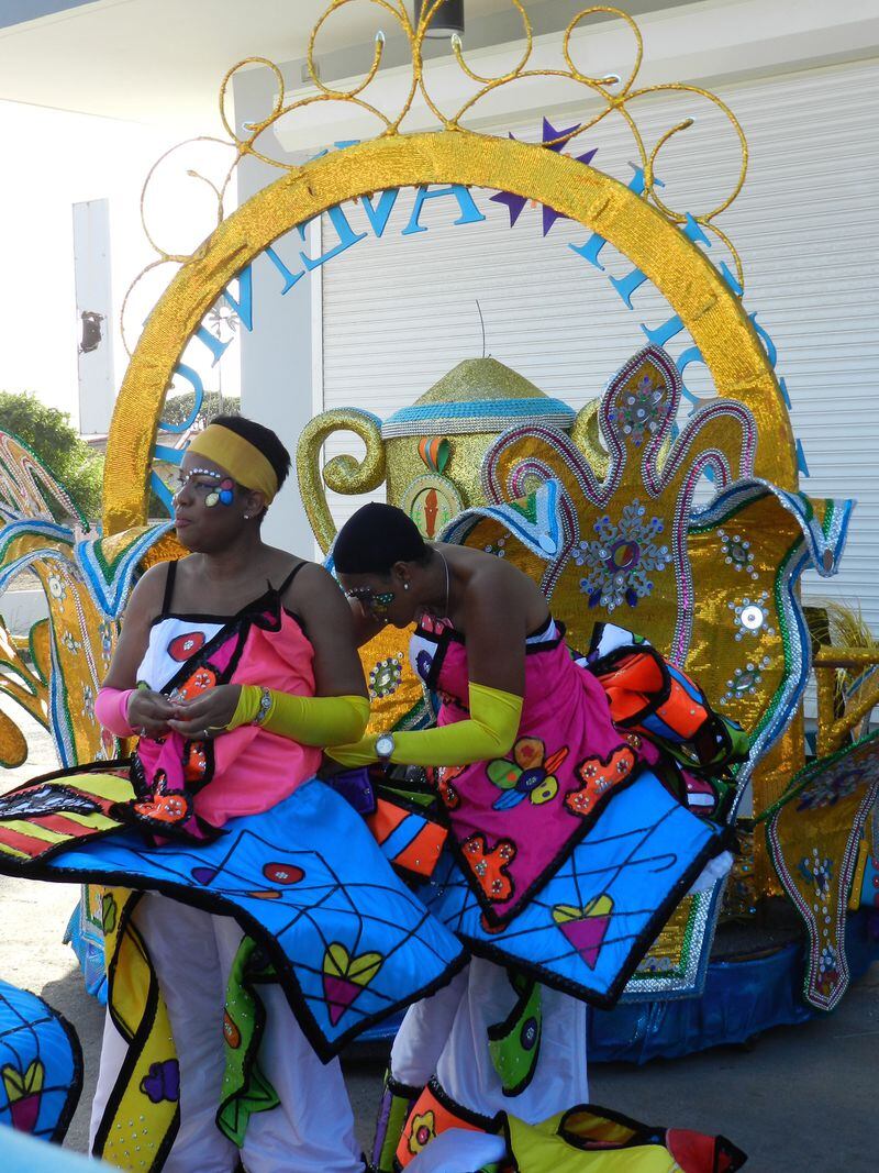 One of the many floats in Curacao's Carnival parades. (Andrea Guthmann/Chicago Tribune/TNS)