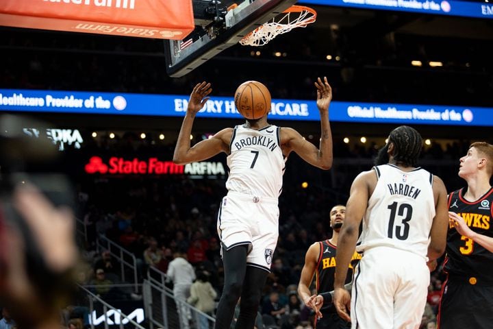 The Nets' Kevin Durant (7) shoots the ball during a game between the Atlanta Hawks and the Brooklyn Nets at State Farm Arena in Atlanta, GA., on Friday, December 10, 2021. (Photo/ Jenn Finch)