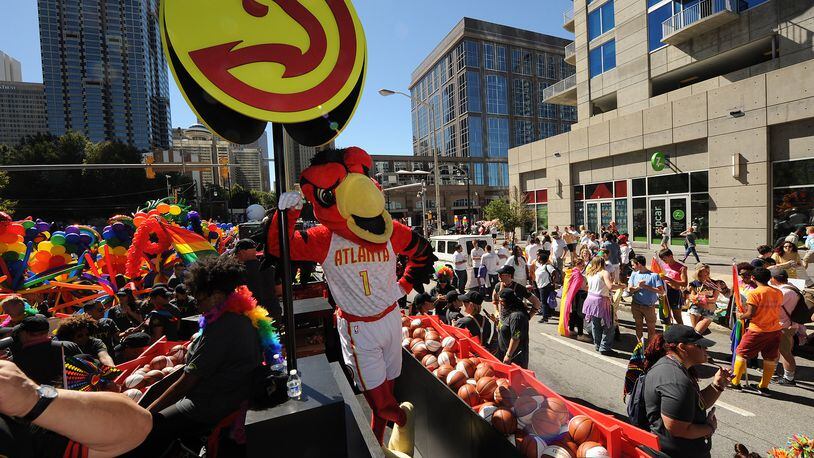The NBA and Atlanta Hawks staff float last year. (BECKY STEIN PHOTOGRAPHY)