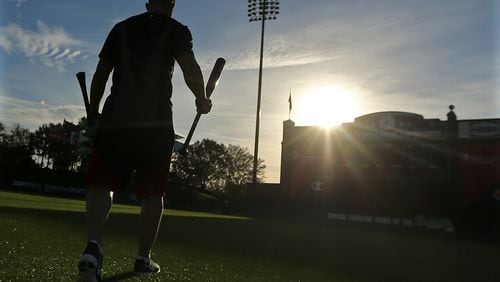 The sun rises on another season for the Braves and center fielder Ender Inciarte (Curtis Compton / ccompton@ajc.com)