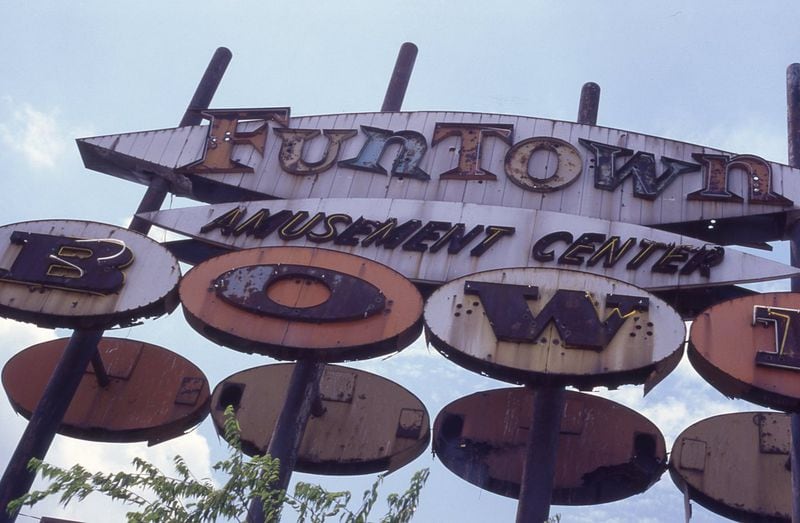 The ruins of Funtown were visible on Stewart (Metropolitan) Avenue for years after the park's close. This photo is from 1996. (Scuffalong on Tumblr / Used with permission)