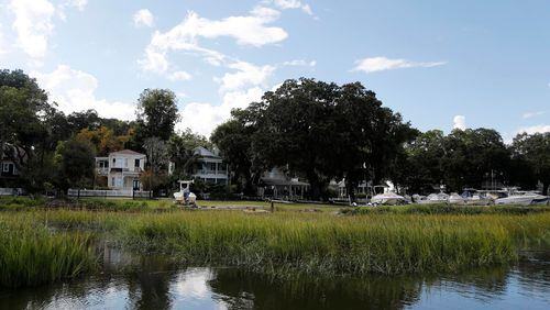 A view of homes along Bluff Drive from Isle of hope Marina.