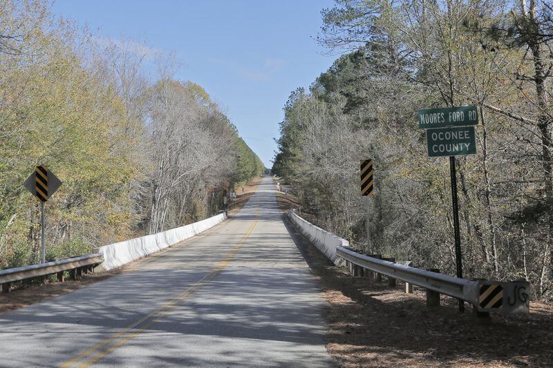 The current Moore’s Ford bridge spans the Apalachee River between Walton and Oconee counties. The 1946 murders of two African American couples took place in nearby field. BOB ANDRES /BANDRES@AJC.COM