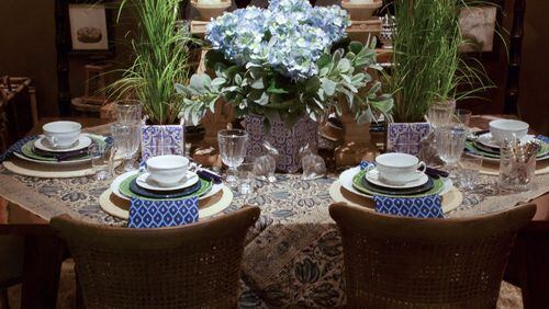 You can strive for simplicity and style on the table and in the evening’s menu. (Handout/TNS)