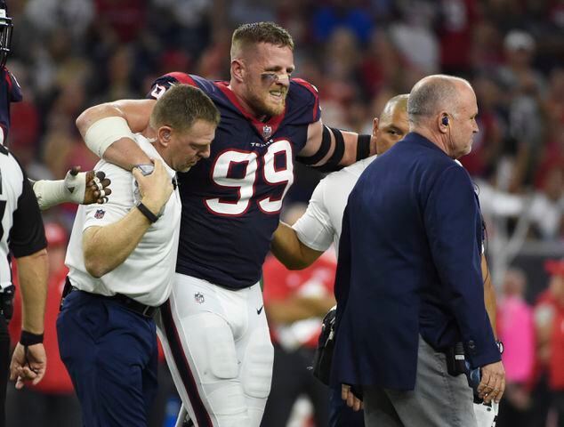 Photos: Ex-UGA player among NFLers with major injuries Sunday