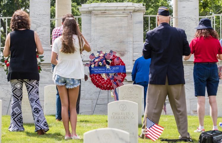PHOTOS: Honoring war heroes on Memorial Day amid a pandemic