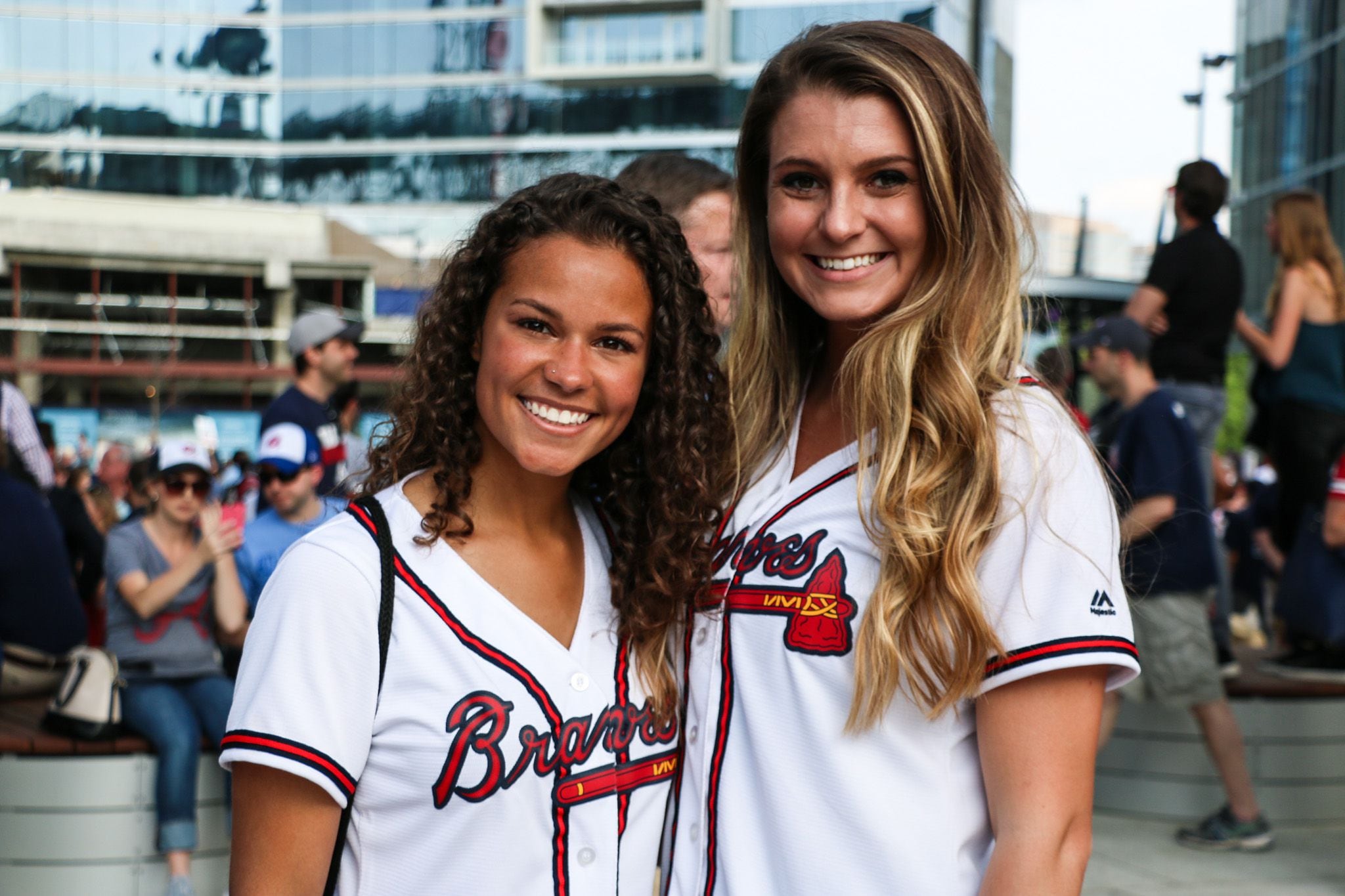 female atlanta braves fans