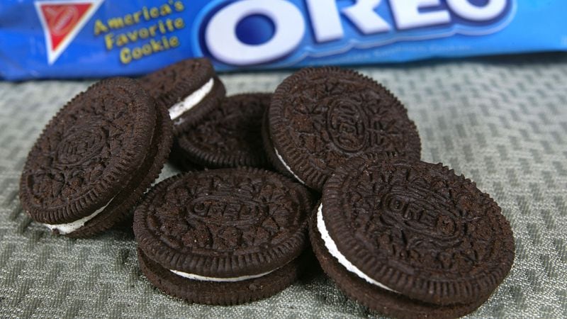 A company has come out with what it calls the "Oreo Ultimate Dunking Set."