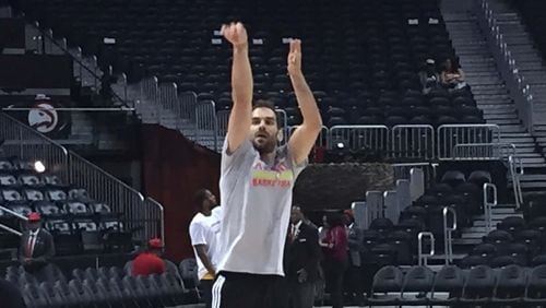 Jose Calderon warms up Sunday before his first game as the newest member of the Atlanta Hawks. Photo by Chris Vivlamore