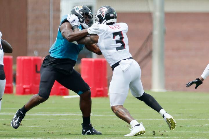 Atlanta Falcons linebacker Mikal Walker (3) goes up against a Jaguars player at the Falcons Practice Facility on Wednesday, August 24, 2022, in Flowery Branch, Ga. The teams are practicing together this week. Miguel Martinez / miguel.martinezjimenez@ajc.com