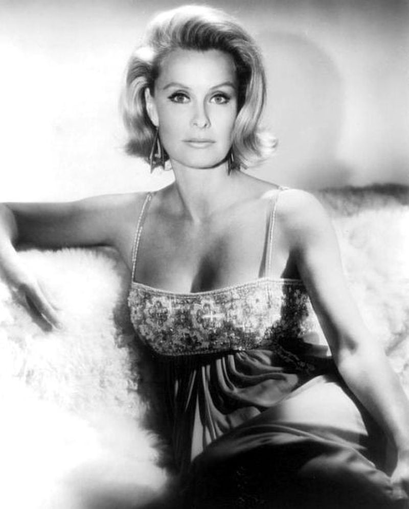 A publicity shot of Dina Merrill taken in 1968.
