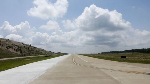 FILE: Paulding County airport’s taxiway. BOB ANDRES / BANDRES@AJC.COM