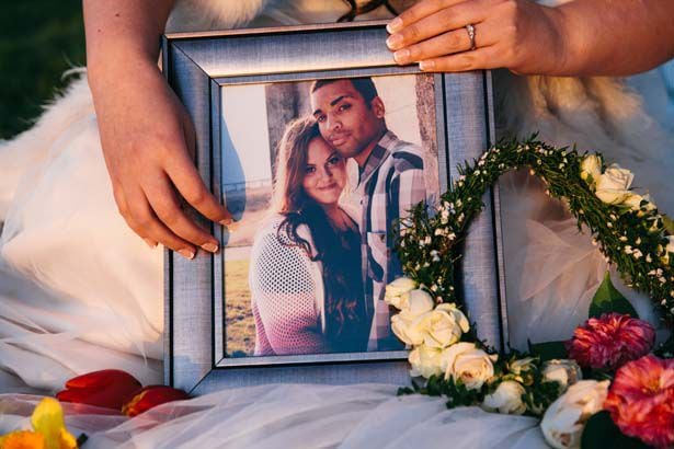 PHOTOS: Grieving bride honors late fiance in bittersweet photoshoot