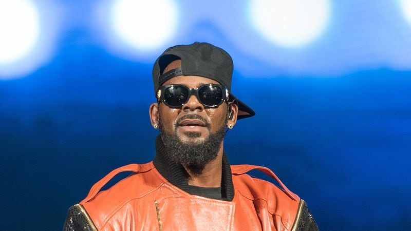 Tim and JonJelyn Savage, the parents of alleged victim Joycelyn Savage,  blame R. Kelly (pictured) for keeping their daughter secluded. (Photo: Getty Images)