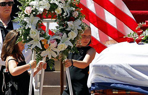 Presidents Obama, Clinton attend Byrd funeral