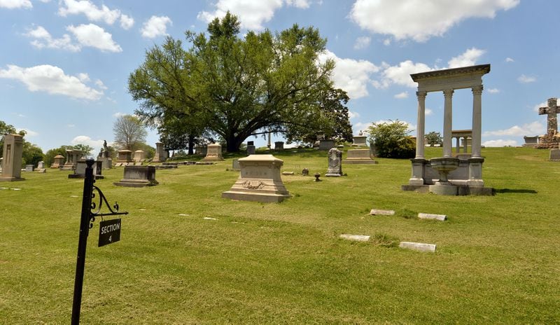 Westview Cemetery. KENT D. JOHNSON /KDJOHNSON@AJC.COM