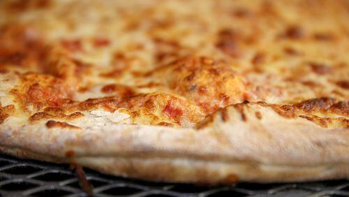A cheese pizza. (Photo: Joe Raedle/Getty Images)
