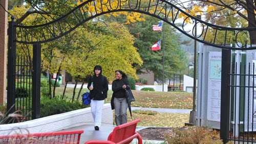 Students walk on the Atlanta Metropolitan State College. AJC FILE PHOTO