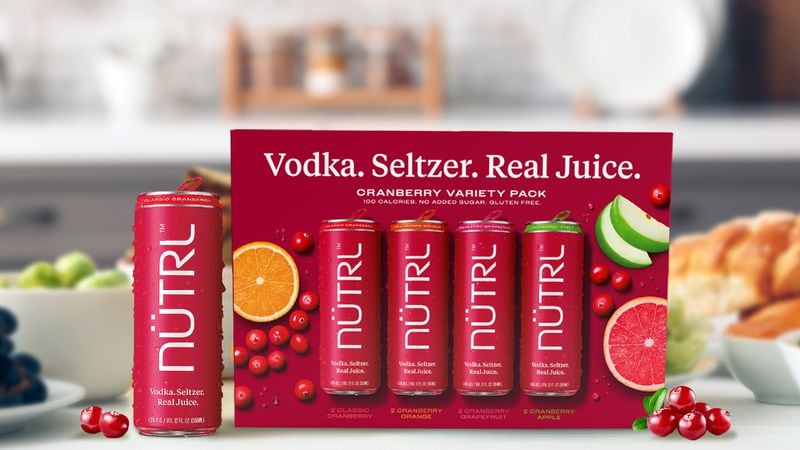 Nütrl Cranberry Vodka seltzer è un'edizione limitata offerta solo durante le festività natalizie 2021. Per gentile concessione di Nütrl