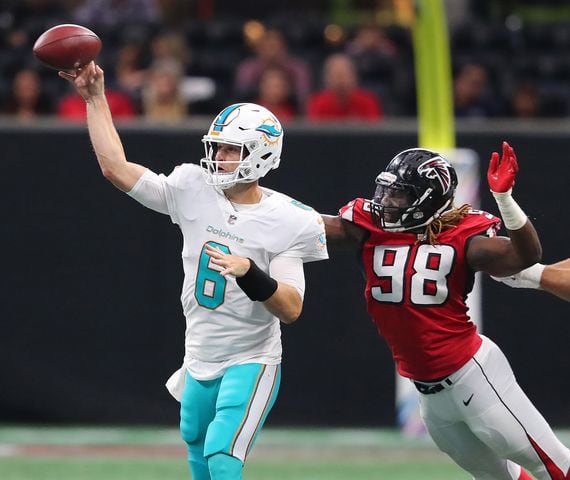 Photos: Falcons fall to Dolphins after second-half collapse